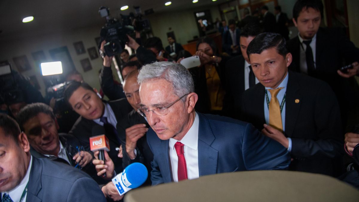 V Kolumbii míří před soud exprezident. Bude to poprvé v historii země